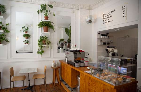 Turn-Key Art Café in Prenzlauer Berg – voll ausgestattet & sofort betriebsbereit