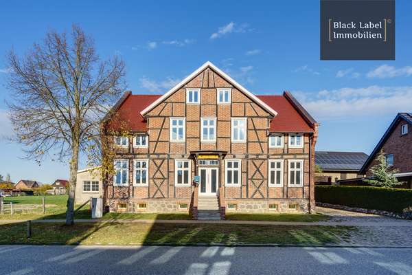 MFH auf riesigem Grundstück in Groß Pankow, ideal für die Kombination aus Wohnen und Gewerbe
