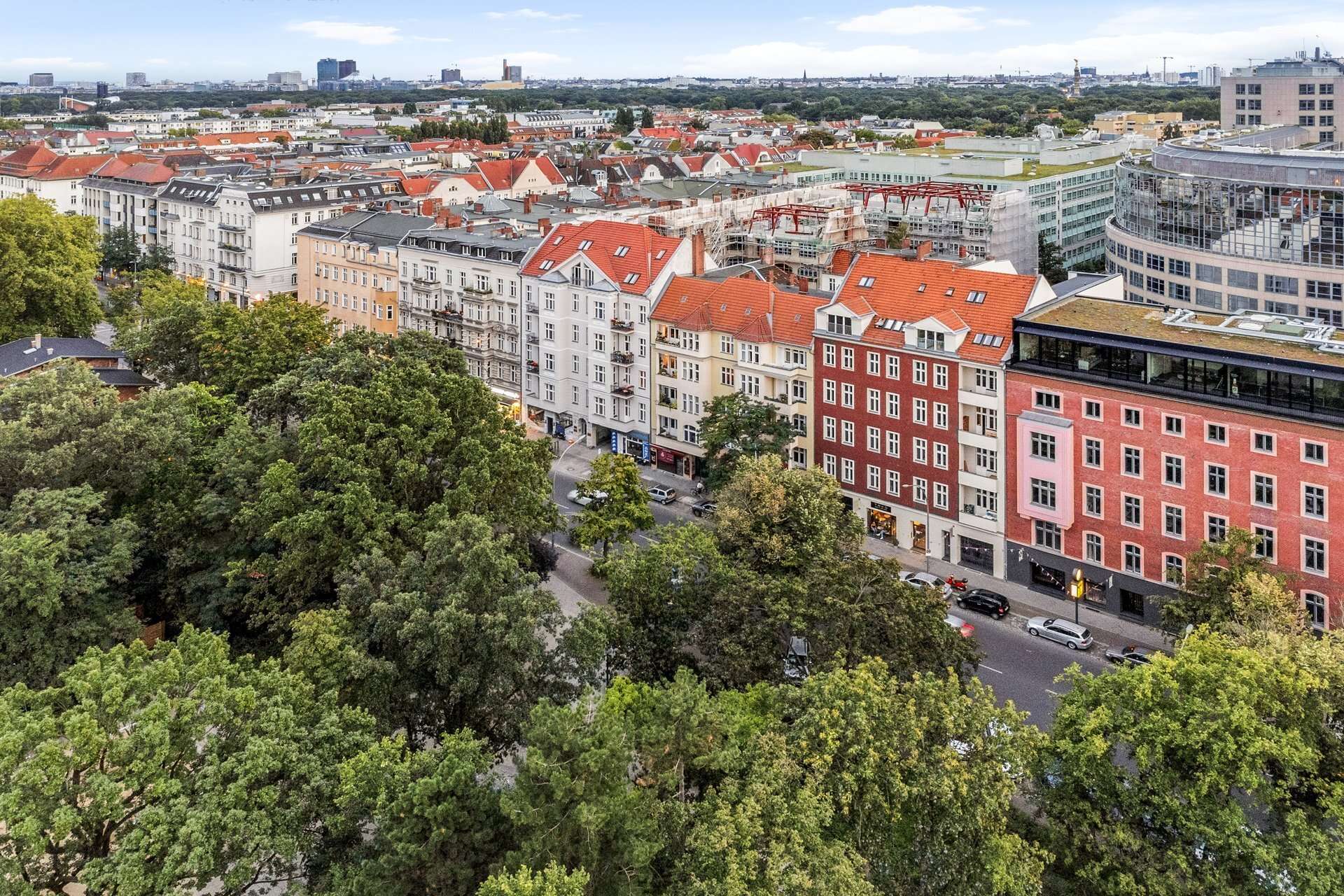 Nur 1.300€/m2: DG-Rohling mit Baugenehmigung für 3 Wohnungen und Brandschutz in Toplage von Moabit – Berlin