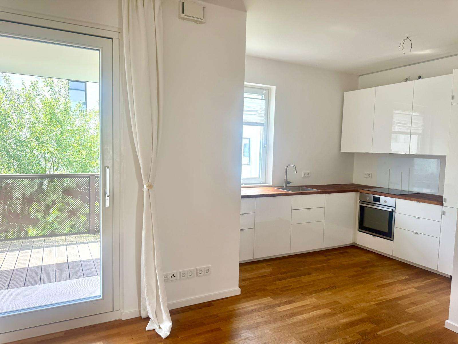 Neuwertige 3 Zimmer Wohnung mit Balkon und Gäste WC im 1.OG vom begehrten Fünf Morgen – Berlin