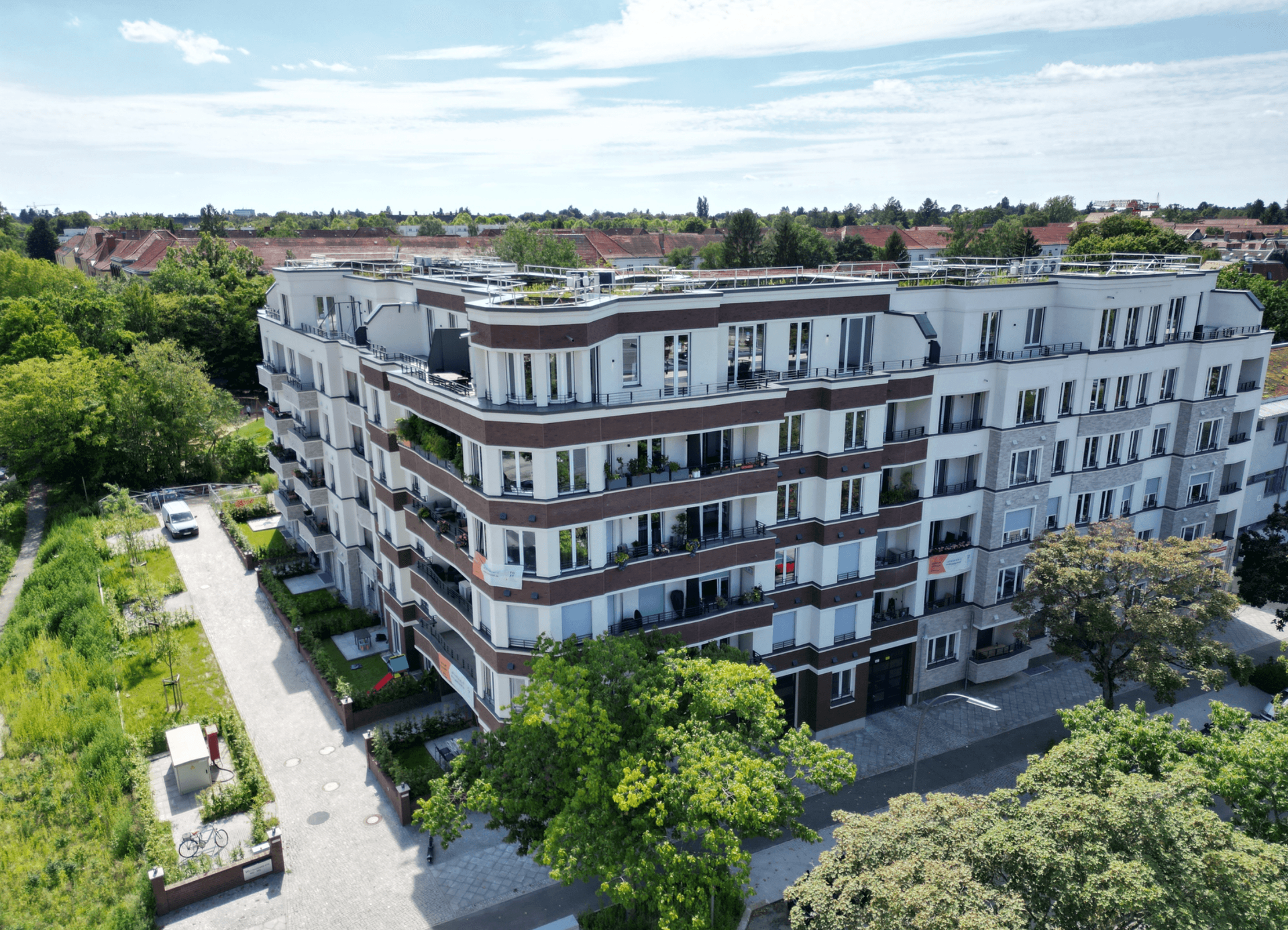 ERSTBEZUG: Komfortabel und Modern: Barrierefreie 3-Zimmer-Terrassenwohnung in Berlin-Wilmersdorf – Berlin – Außenansicht