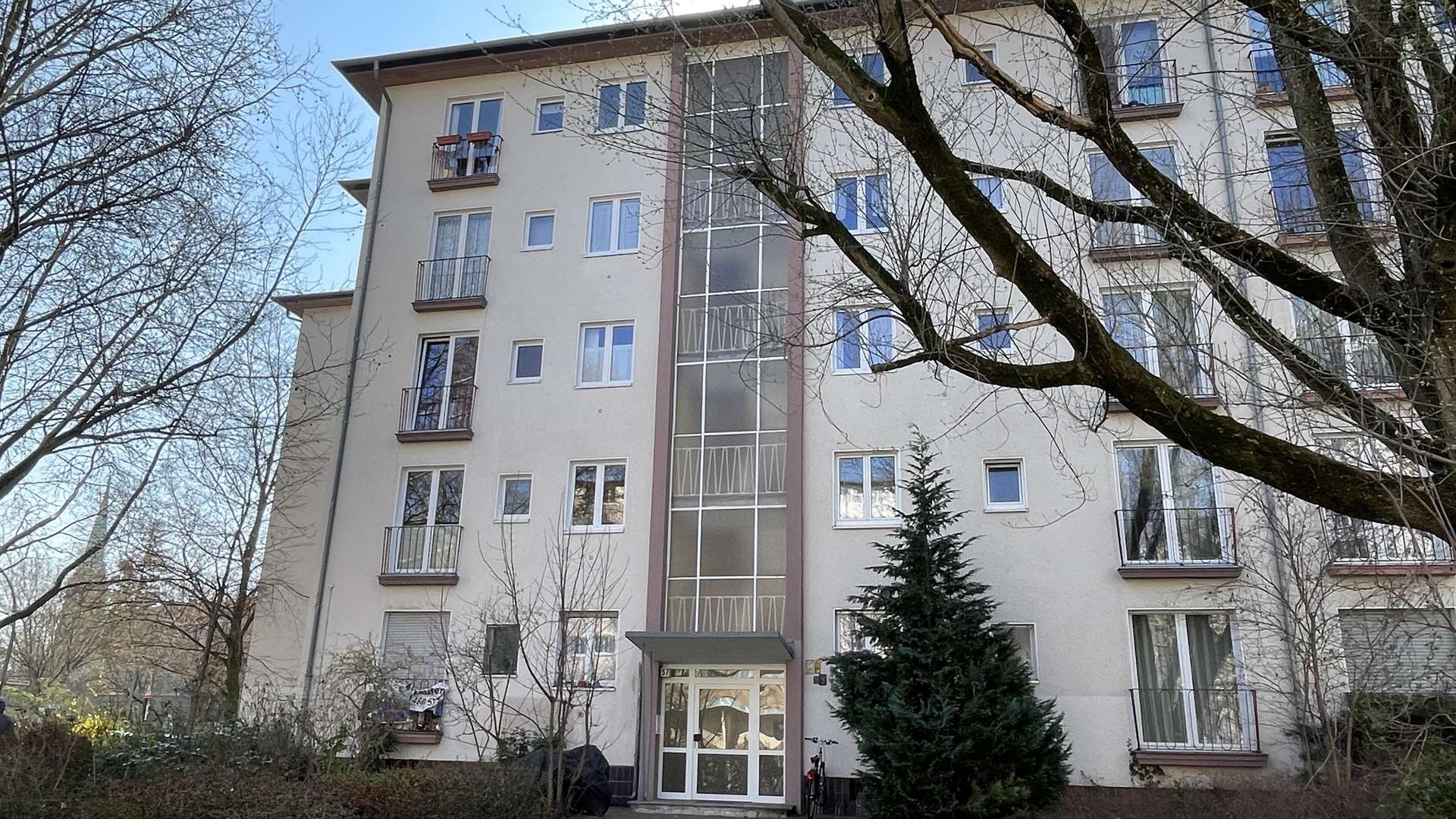 KAPITALANLAGE - Vermietete 3-Zimmer-Wohnung in Top-Zustand am Barbarossaplatz in Schöneberg – Berlin