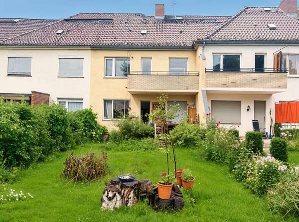 Urbaner Rückzugsort in Wilmersdorf: 2,5 Zimmer Wohnung mit sonniger Terrasse & eigenem Garten