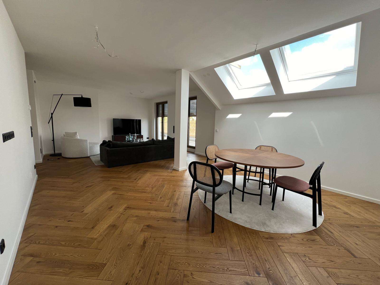 Helle und moderne Dachgeschoß – Berlin