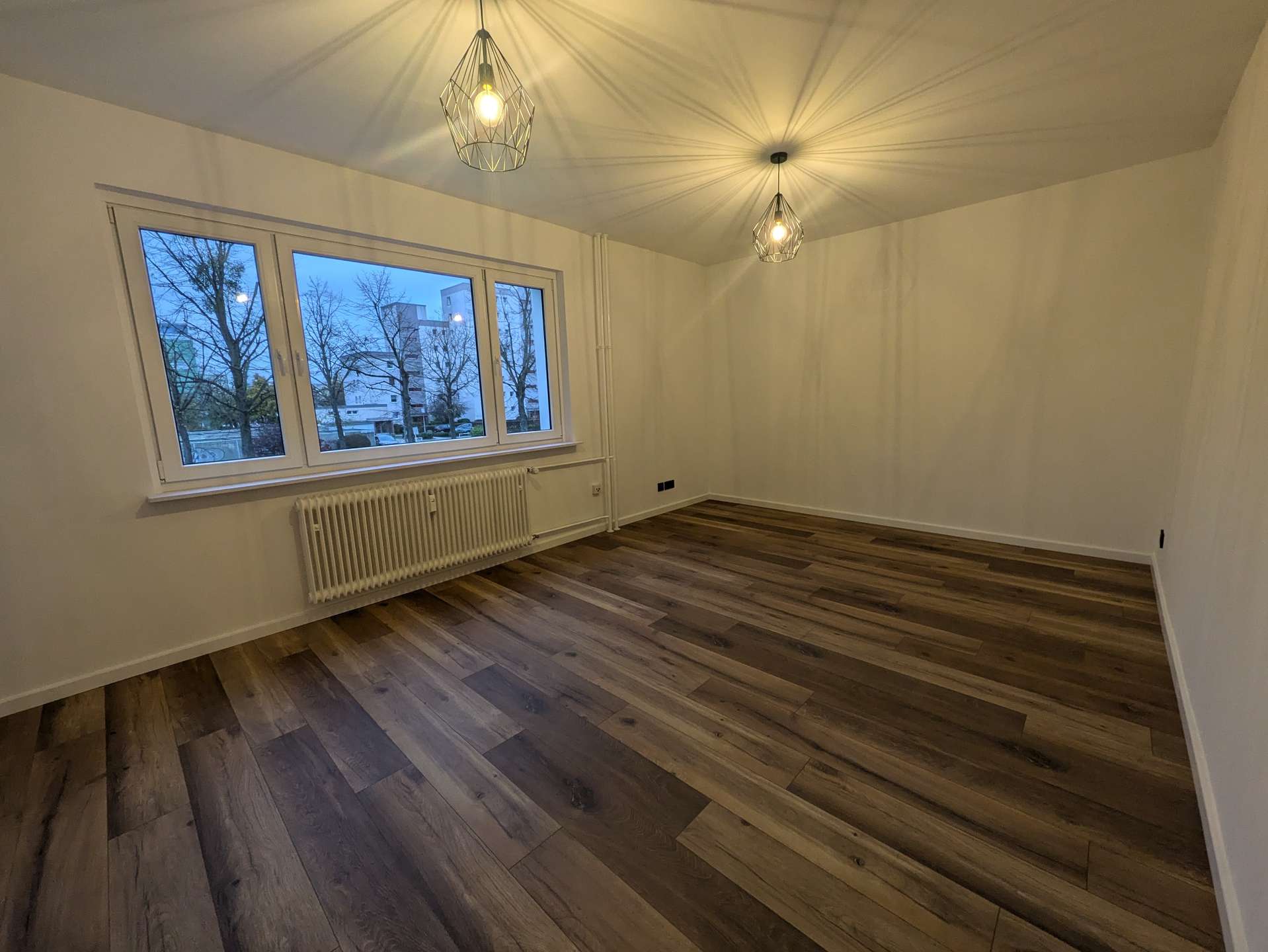 Ihr neues Zuhause in Spandau! Kernsanierte 2-Zimmer-Wohnung mit Balkon und Wohlfühlfaktor – Berlin 