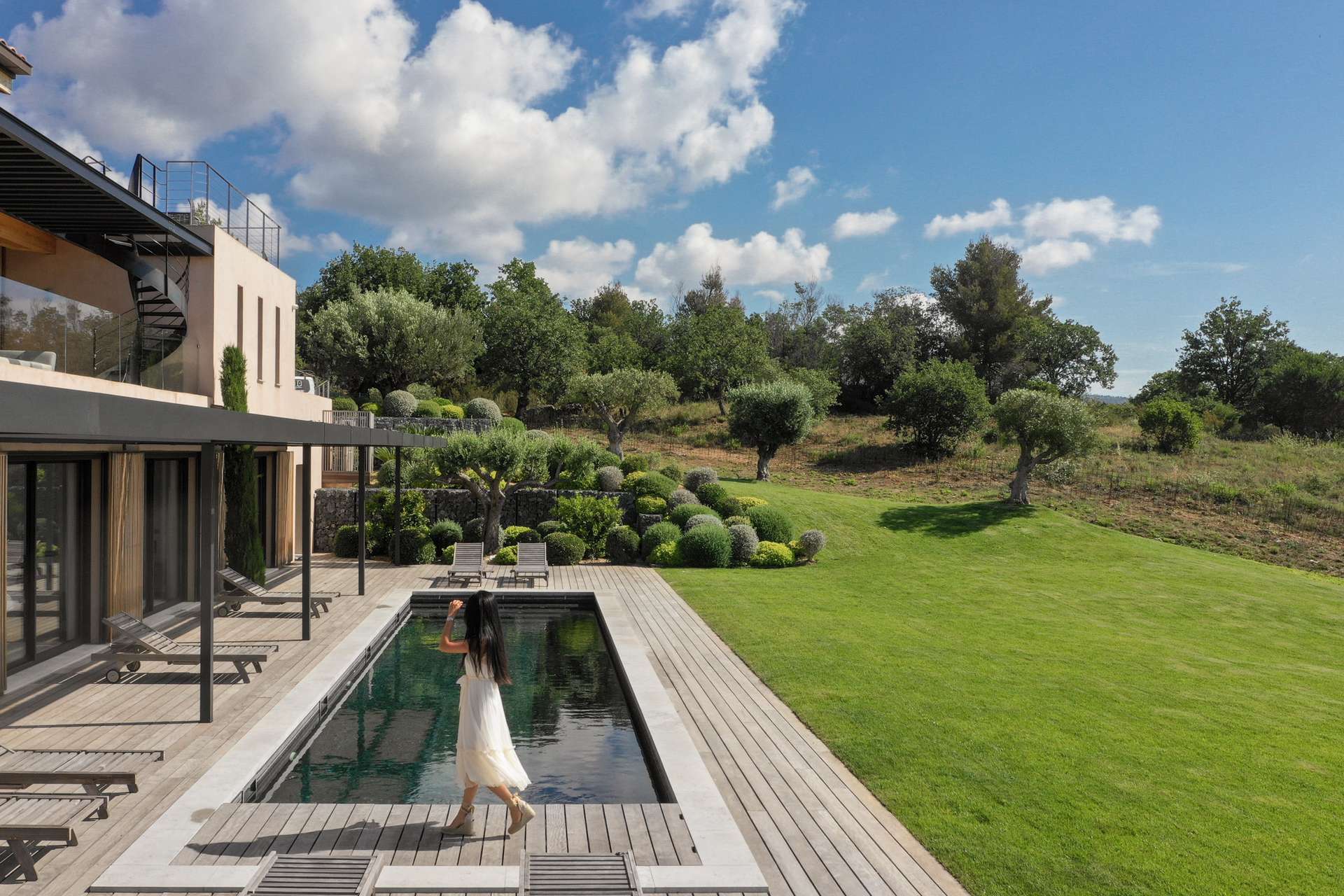 Traumhafte Luxusvilla in Grimaud: Panoramablick auf Berge und Meer! – Grimaud