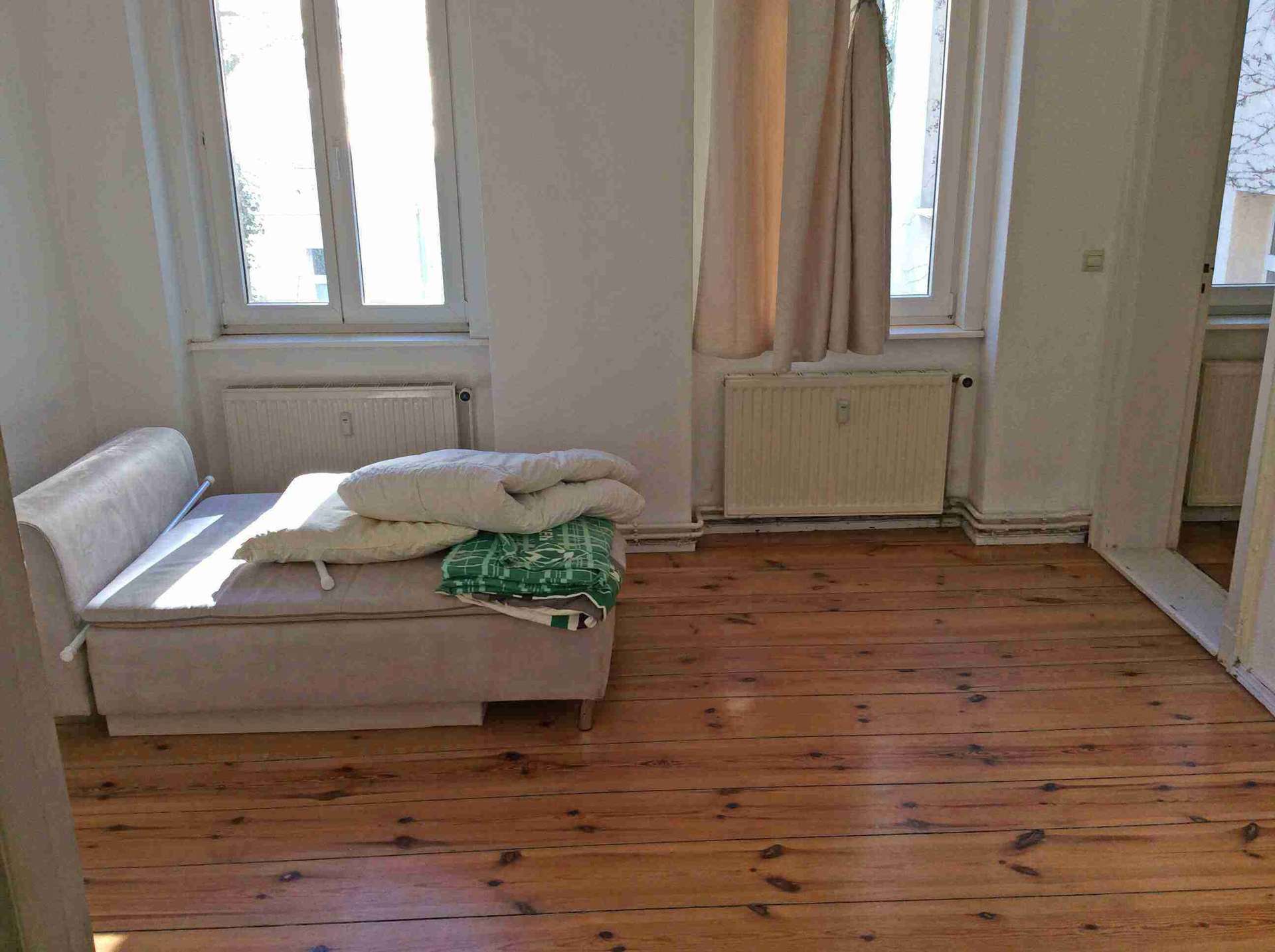 Helle 4-Zimmer-Altbauwohnung mit Balkon im Florakiez zum selbst verwirklichen - Bezugsfrei ab 2026 – Berlin
