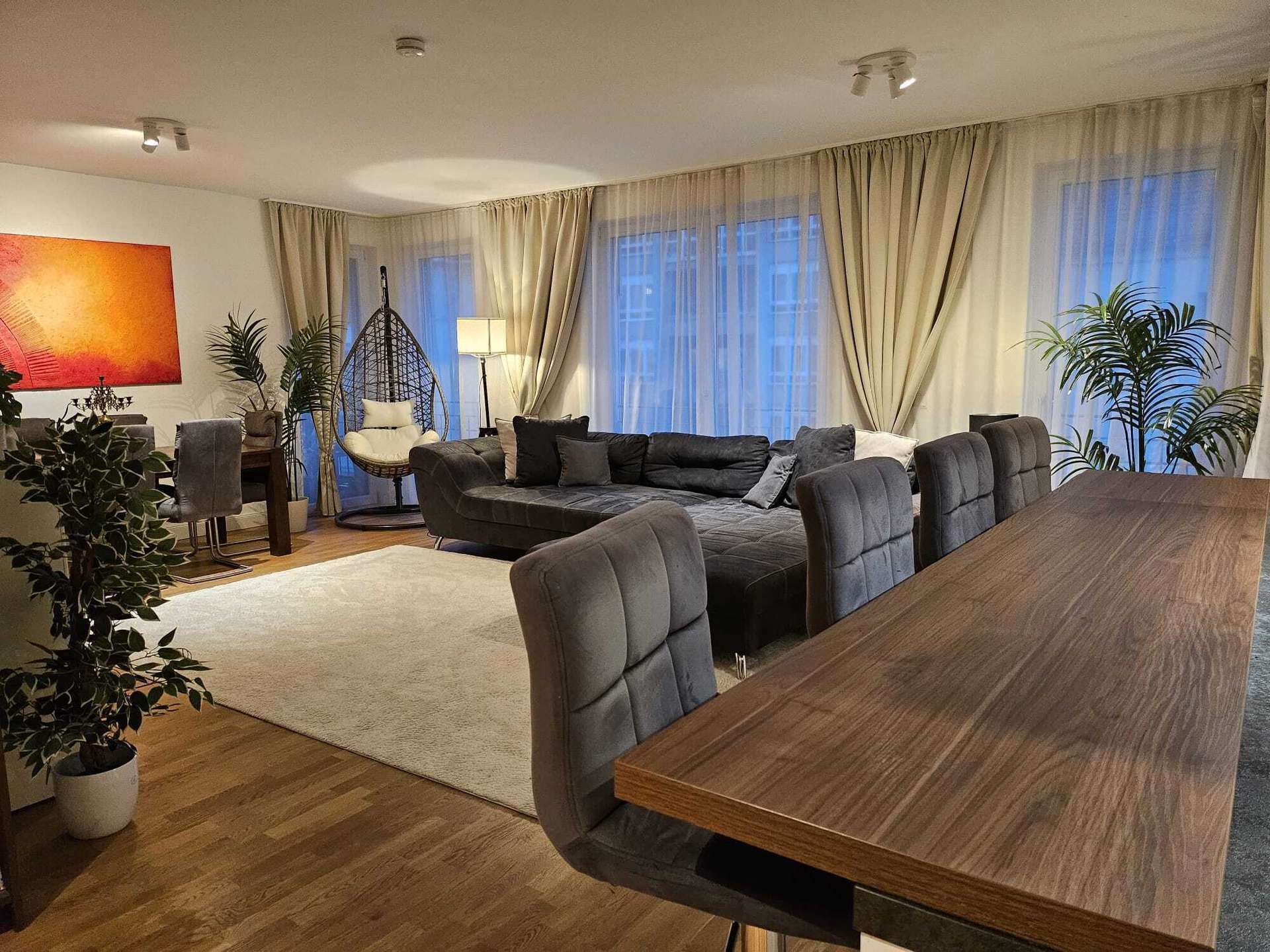 Luxuriöse 6-Zimmer-Wohnung mit Fahrstuhl (TG-Stellplatz vorhanden) – Berlin