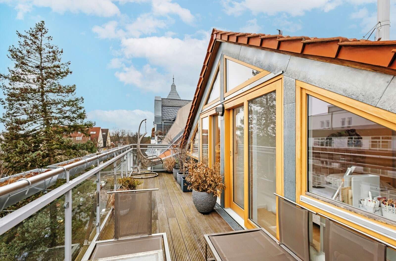 ruhiges Grunewald anno 1900/Neuausbau 2016 DT-Wohnung mit Lift – Berlin