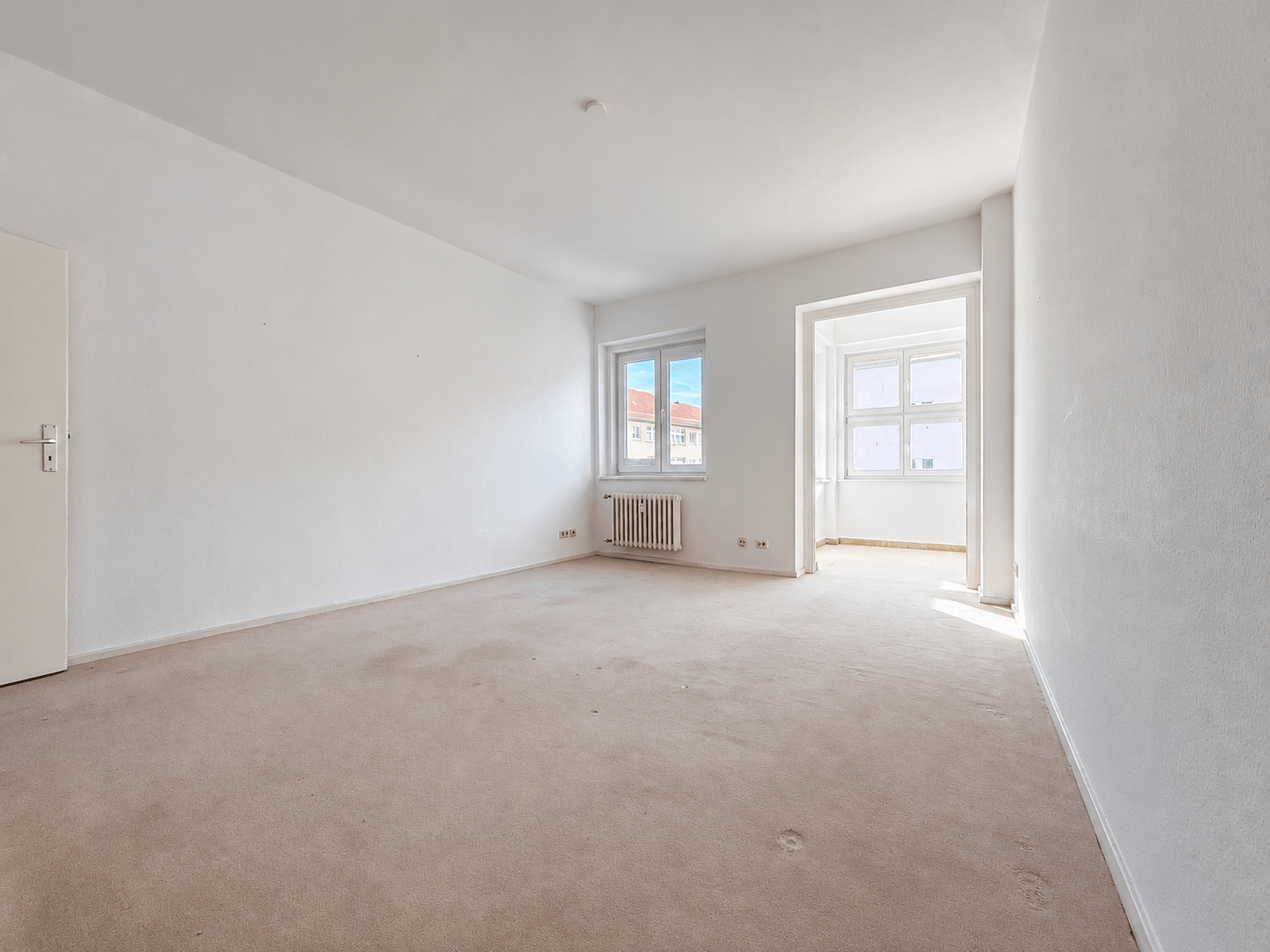 Sonnige 2,5 Zimmer-Wohnung mit Wintergarten, Gartenblick & neuem Bad – Berlin