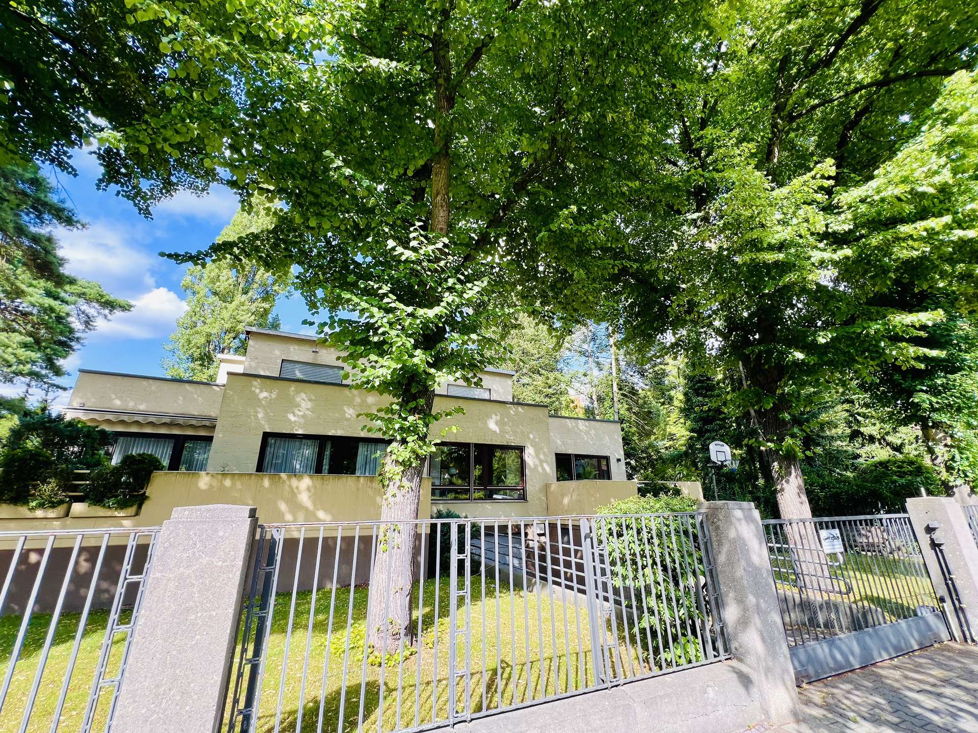 Schöne Wohnung im beliebten Westend – Berlin