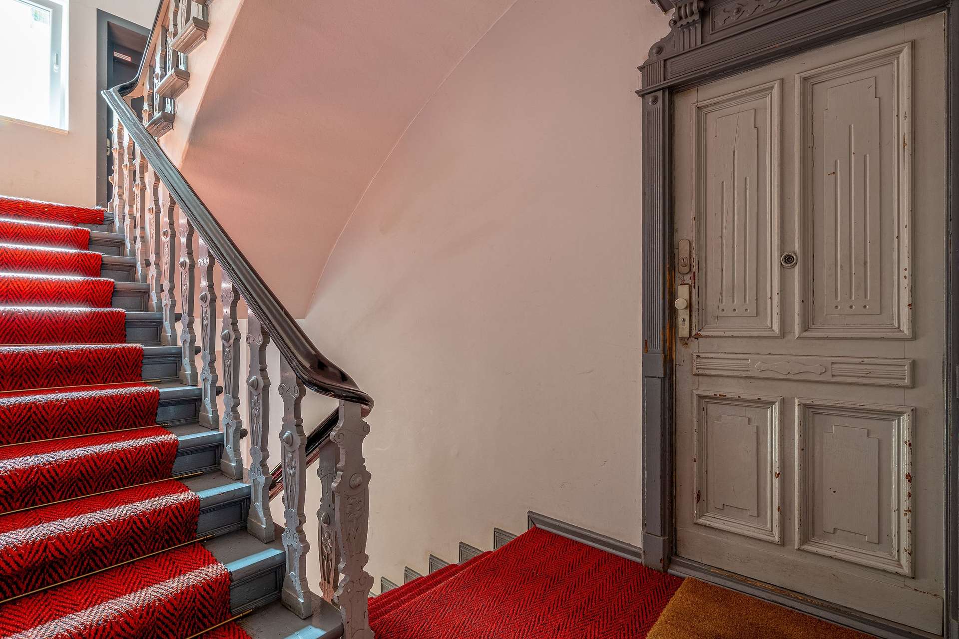 Großzügige 3,5-Zimmer-Altbauwohnung mit Balkon – stilvoll renoviert und modernisiert – Berlin