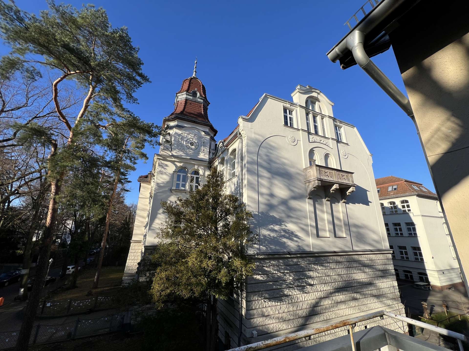 Grunewalder Wohntraum: Villenetage im ehemaligen Direktorenhaus mit viel Gestaltungspotenzial – Berlin