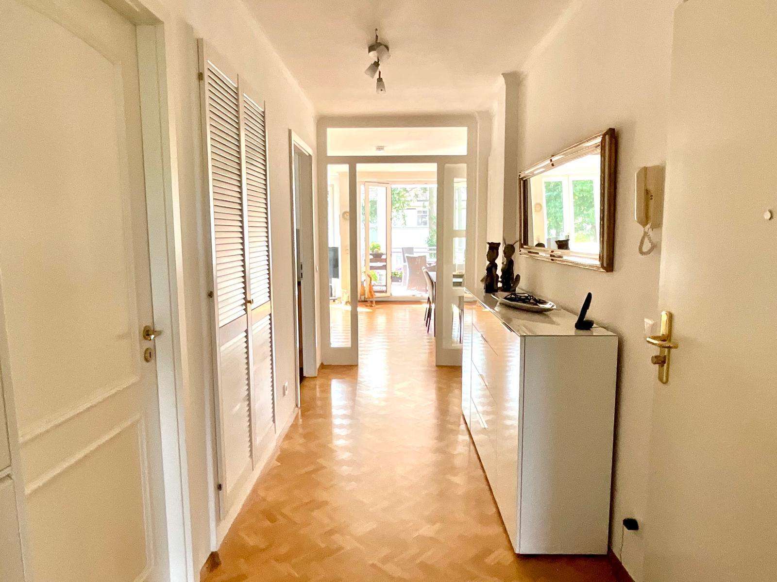 Direkt am Thielpark: Schöne 3 Zimmer -ETW mit großem Balkon und Gäste WC – Berlin
