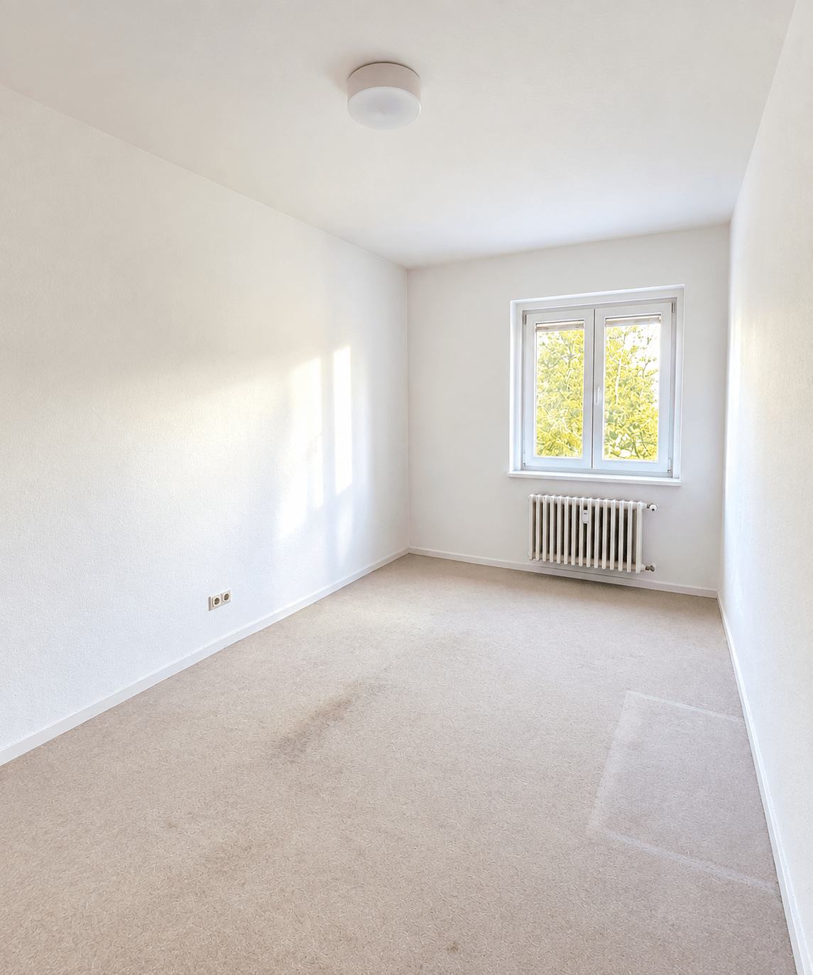 Sonnige 2,5 Zimmer-Wohnung mit Wintergarten, Gartenblick & neuem Bad – Berlin