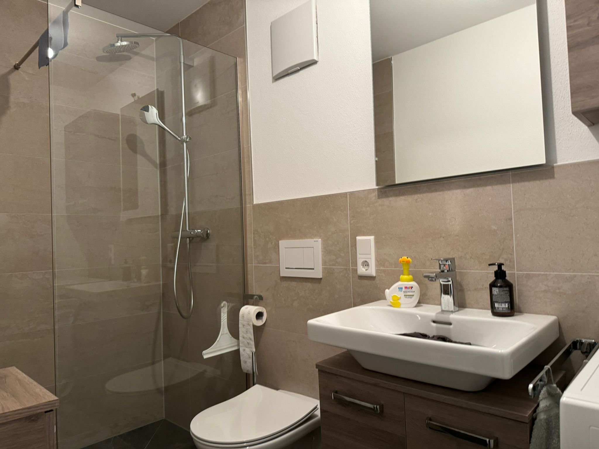 Traumhafte 2-Zimmer Wohnung mit Regendusche, Schreinereinbauküche und mehr! – Wasserburg am Inn