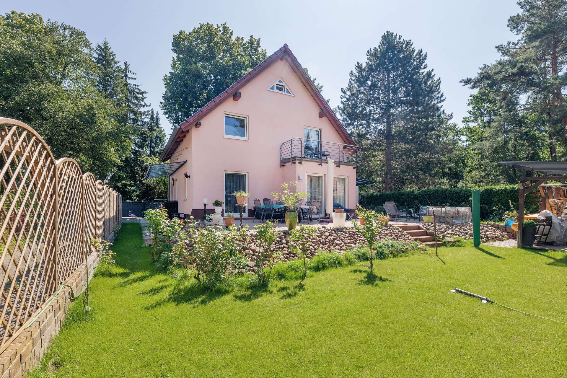 Energieeffizientes A+ Haus mit FBH, Kamin und Klimaanlage – Kleinmachnow