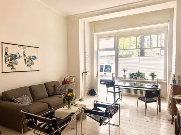 Wohnen, arbeiten, vermieten – Modernisiertes Ladenbüro als Wohnung nutzbar