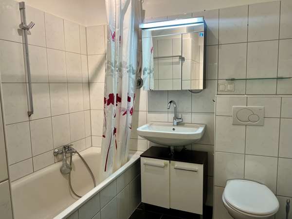 Gepflegte 3-Zimmerwohnung mit großem Balkon und Blick ins Grüne — Bild 7 von 11