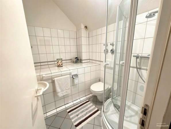 Wo die Dachterrasse zum zweitenWohnzimmer wird – Penthouse-Maisonette über zwei Ebenen — Bild 17 von 24