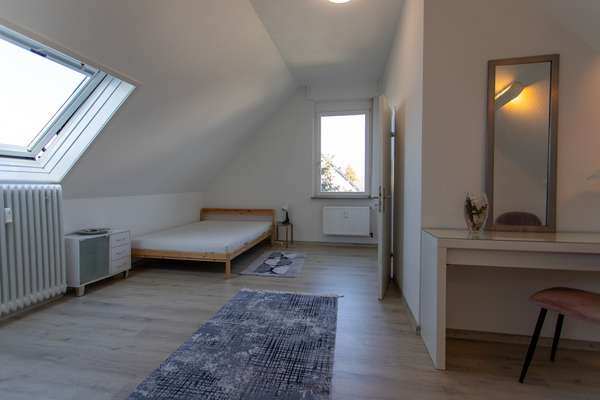 Charmantes Altbau-MFH mit 5 WE in Eltville! Dachgeschosswohnung bereits freigestellt! — Bild 28 von 34