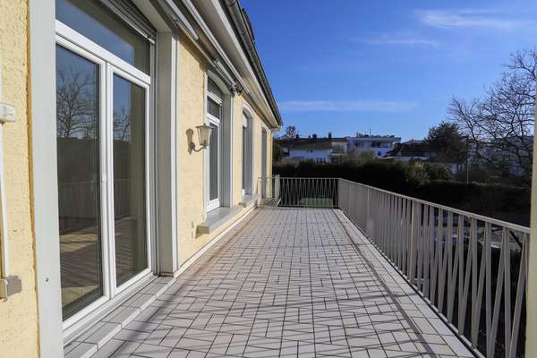 Schöne 4,5-Zimmer Wohnung in Wiesbaden-Nordost — Bild 3 von 27