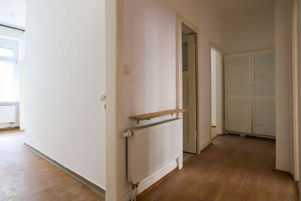 Schöne 3-Raum-Hochparterre-Wohnung im Wiesbadener Altbau! — Bild 5 von 9