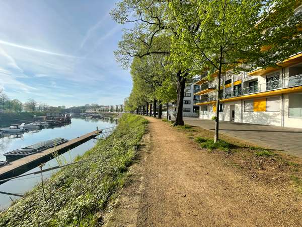 Einzigartige Gelegenheit: Traumwohnung am Winterhafen mit atemberaubendem Ausblick! — Bild 2 von 26