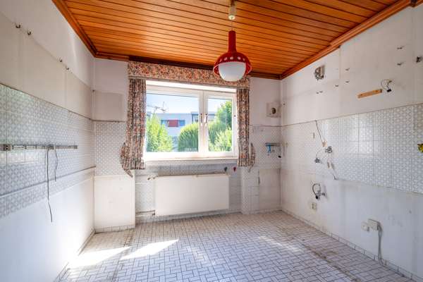 Raumwunder mit ausgebautem Dachgeschoss – Reihenmittelhaus mit Gestaltungspotential — Bild 11 von 32