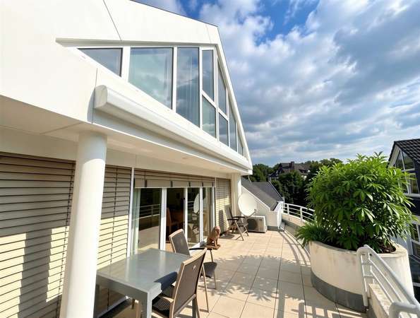 Wo die Dachterrasse zum zweitenWohnzimmer wird – Penthouse-Maisonette über zwei Ebenen — Bild 18 von 24