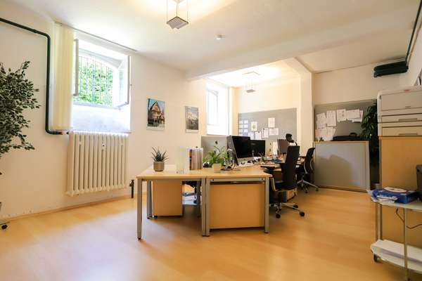 Bürofläche mit Garage in wunderschönen Altbauvilla in Wiesbaden Südost — Bild 8 von 12