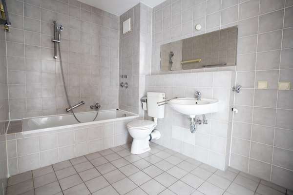 Sonnenverwöhnte 3 Zimmer - Wohlfühlwohnung mit Balkon und Tiefgaragenstellplatz — Bild 12 von 15