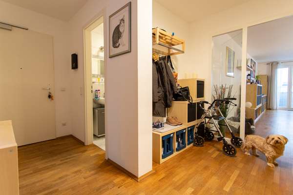 Lichtdurchflutetes Wohnerlebnis in Wiesbaden – 3-Zimmerwohnung mit sonnigem Balkon! — Bild 2 von 19