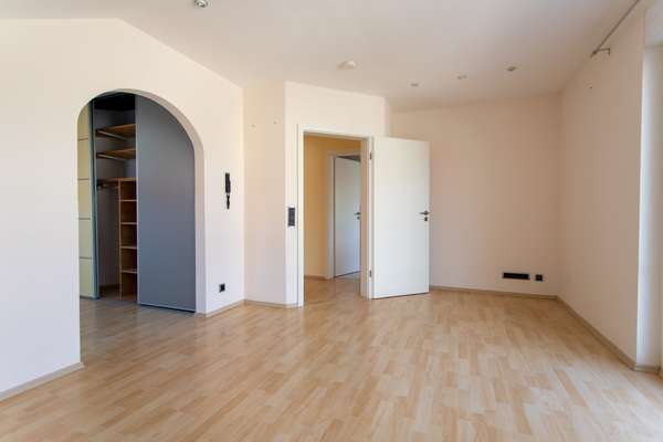 Großzügiges Einfamilienhaus in ländlicher Idylle von Guntersblum! — Bild 22 von 26