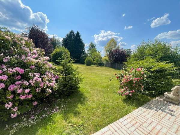 3.010 m² Villengrundstück in ruhiger und begehrter Bestlage!! — Bild 3 von 8