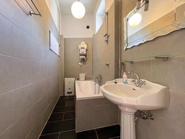 3-Zimmer Altbauwohnung mit zwei Balkonen - Ihr neues Zuhause zum Wohlfühlen! — Bild 18 von 19