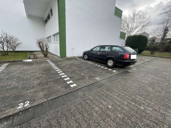 Bezugsfreie 1 Zimmer Wohnung mit traumhafter Dachterrasse — Bild 16 von 16