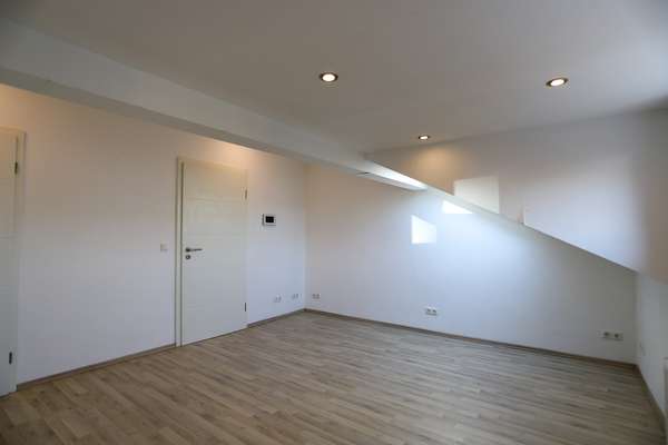 Attraktive 2-Zimmer-Wohnung mit EBK in Mainz — Bild 3 von 14