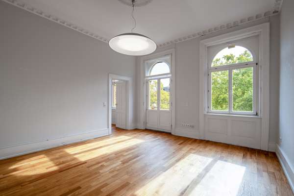 Stilvolle Altbauetage in denkmalgeschütztem Prachtbau – Exklusives Wohnen in bester Mainzer Lage — Bild 26 von 33