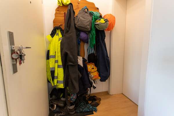 Mehrfamilienhaus mit 6 Wohneinheiten in zentraler Lage! — Bild 2 von 36