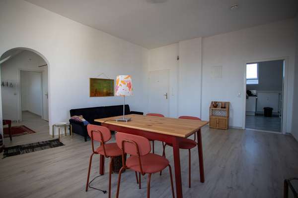 Charmantes Altbau-MFH mit 5 WE in Eltville! Dachgeschosswohnung bereits freigestellt! — Bild 21 von 34