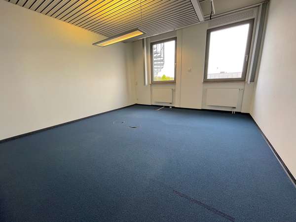 Über 640 qm Bürofläche mit Empfang in Idstein! — Bild 6 von 16