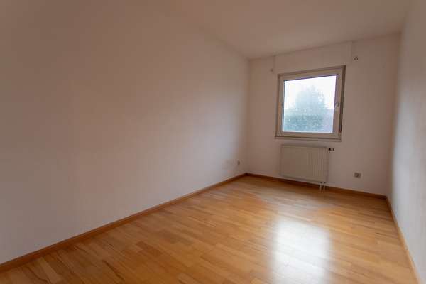 Solides Reihenmittelhaus mit großem Potenzial in Bischofsheim! — Bild 8 von 15