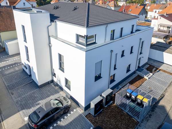 Exklusive barrierefreie Neubau-Penthousewohnung mit 3 Dachterrassen in Altrheinnähe — Bild 30 von 37