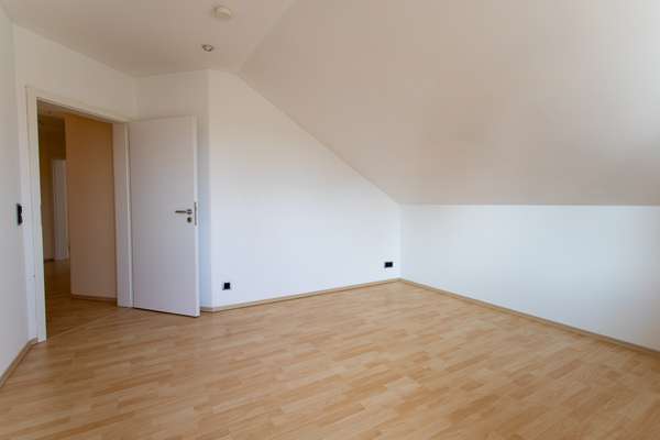 Großzügiges Einfamilienhaus in ländlicher Idylle von Guntersblum! — Bild 16 von 26