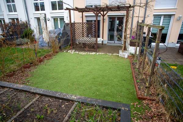 Idyllisches Wohnen am Feldrand: Reihenmittelhaus mit Dachterrasse! — Bild 9 von 24