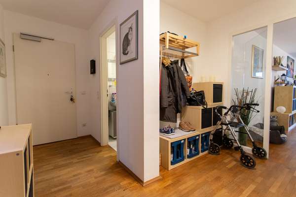 Lichtdurchflutetes Wohnerlebnis in Wiesbaden – 3-Zimmerwohnung mit sonnigem Balkon! — Bild 3 von 19