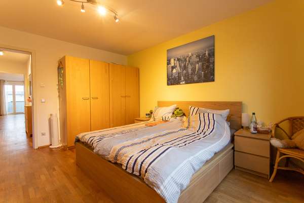 Lichtdurchflutetes Wohnerlebnis in Wiesbaden – 3-Zimmerwohnung mit sonnigem Balkon! — Bild 7 von 19