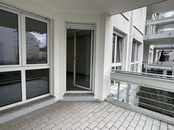 Frühlingsgefühle inklusive – Lichtdurchflutete 2-Zimmer-Wohnung mit Balkon in Frankfurts Osten — Bild 4 von 13
