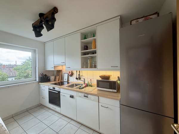 Sonnige 3-Zimmer Wohnung mit Balkon und Tiefgarage — Bild 4 von 13